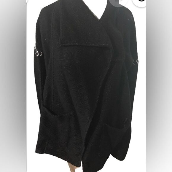 Lucky Brand Sweaters - Lucky Brand size medium cardigan excellent condition